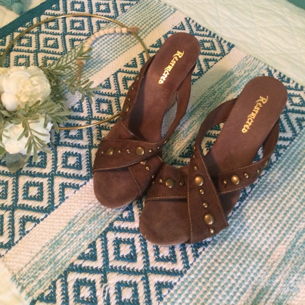 Restricted Retro Suede Look Shoes